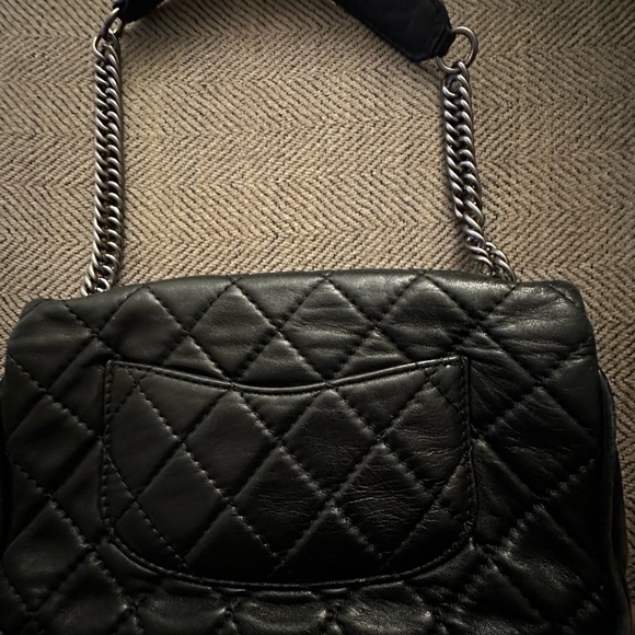 Authentic Rare 2008-2009 Black Chanel handbag with silver chain single strap - Picture 9 of 14